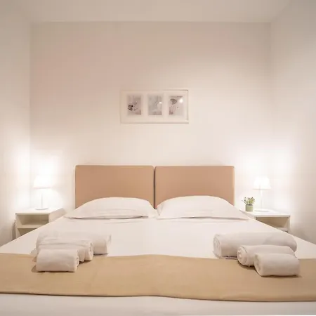 Cimabue - Spacious In The Heart Of شقة *